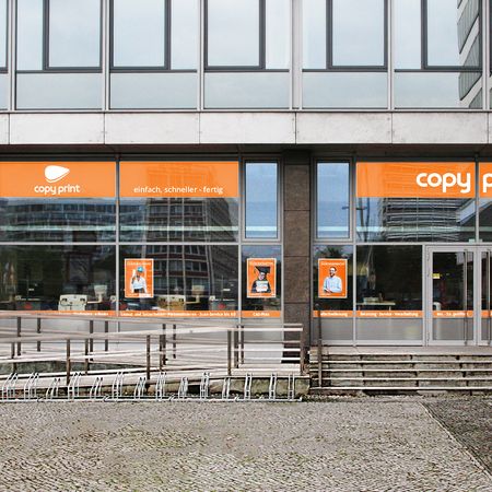 Außenansicht des Ladengeschäfts der copy print Kopie & Druck GmbH in Berlin.